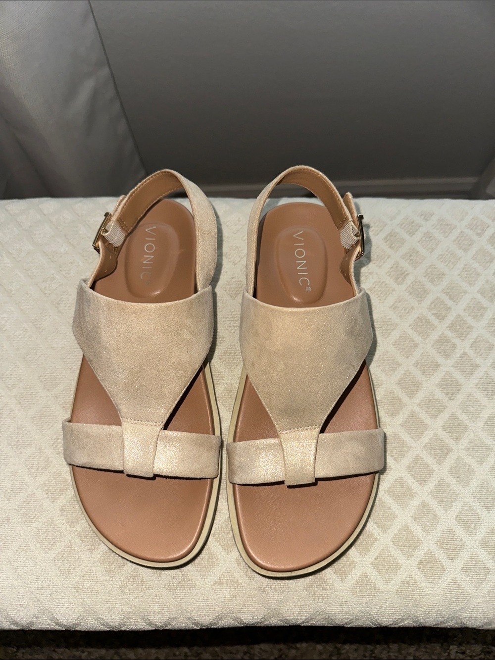 Vionic size 7 Sandals